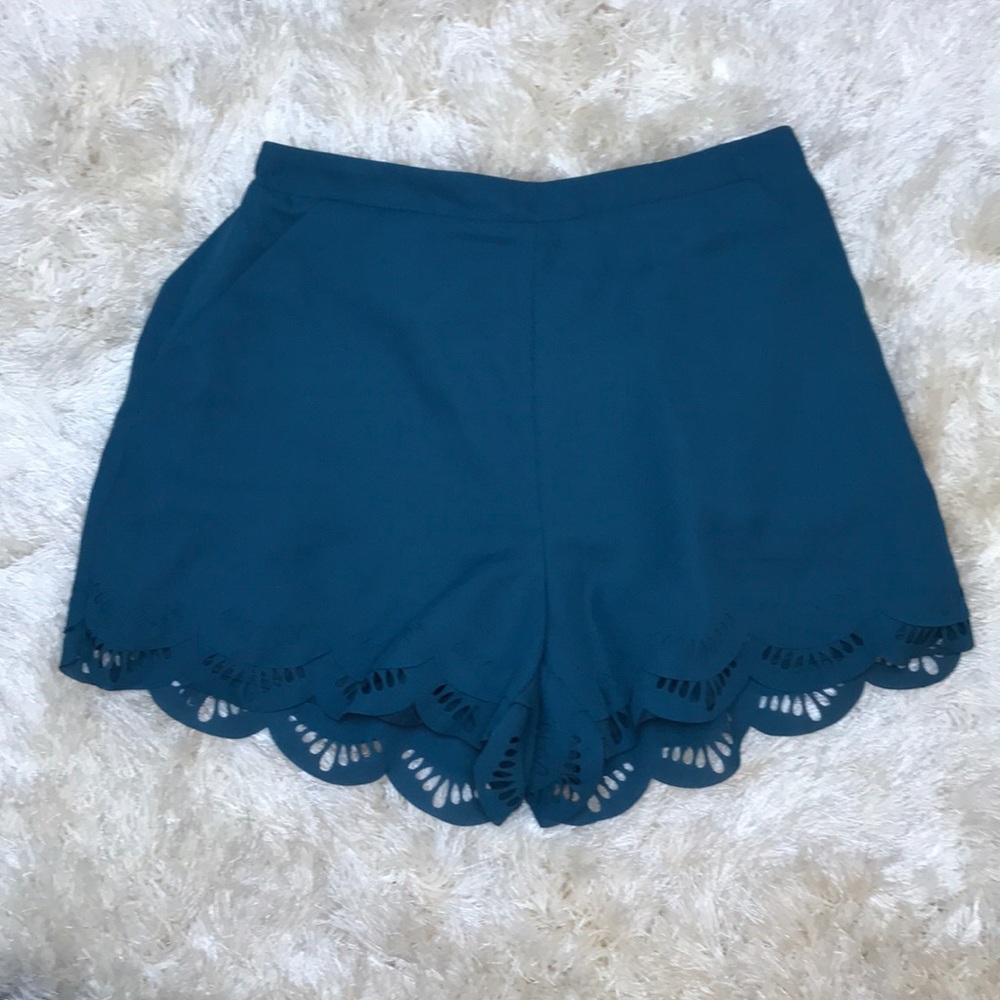 High waisted Crepe Shorts